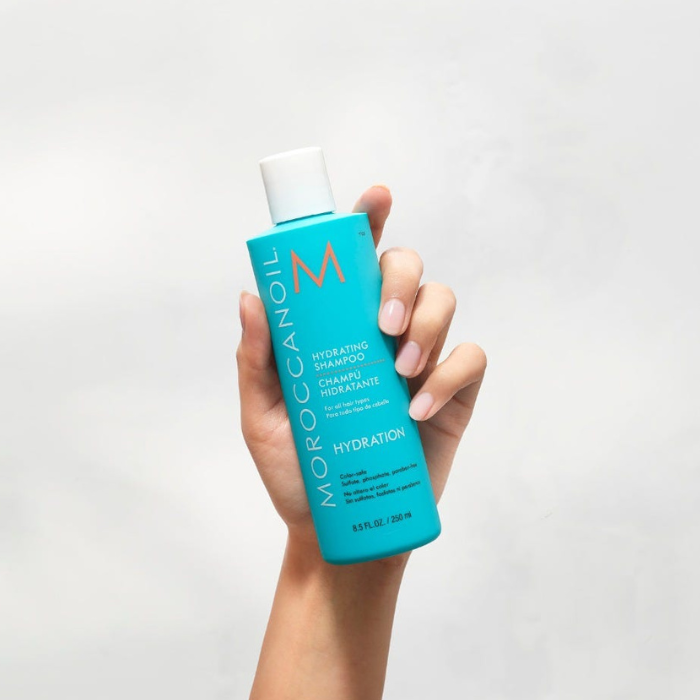 Moroccanoil Hydrating Shampoo lather texture