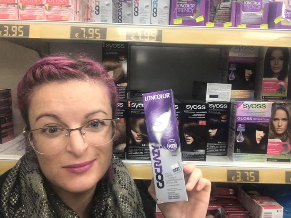 Dont believe the box! Do you dye your hair at home yourself? BEWARE!
