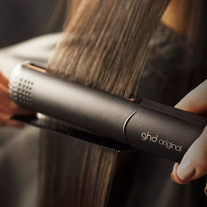 GHD Style Gift Set with Bodyguard Heat Protect Spray & Velvet Touch Scrunchie