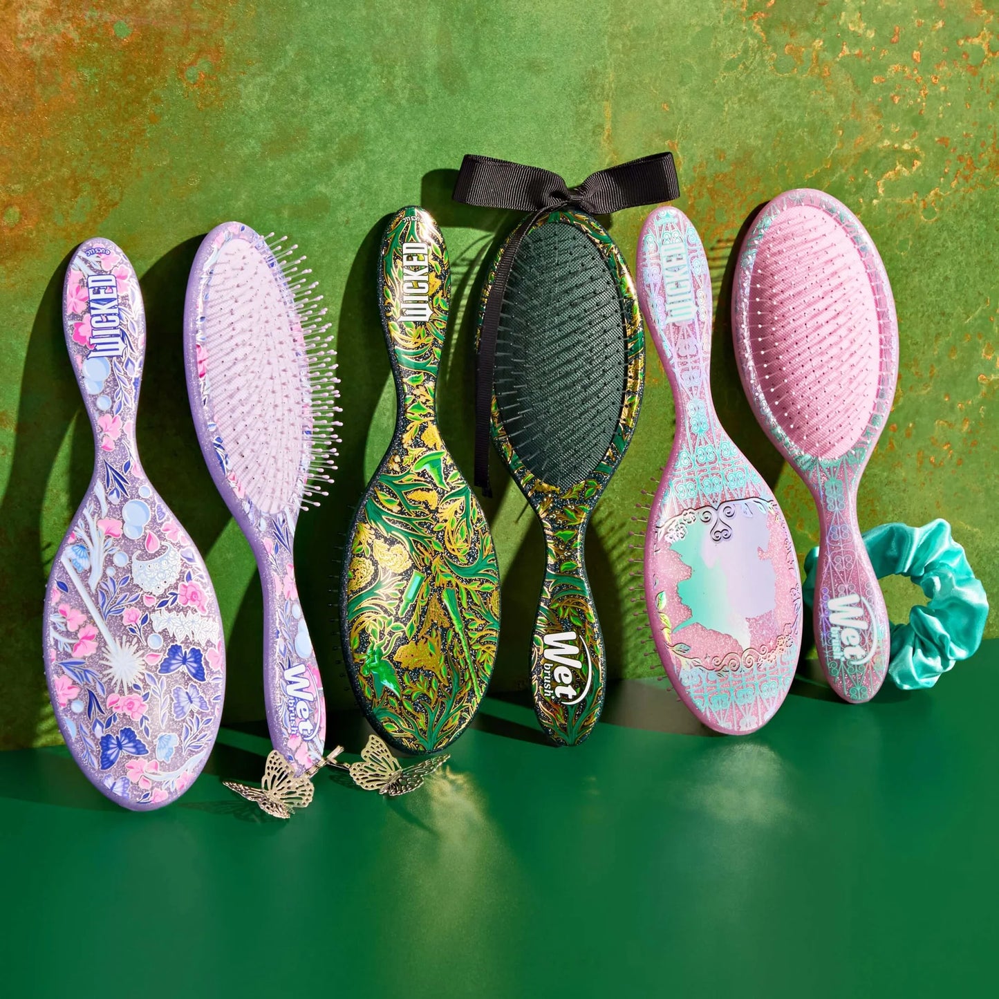 Wet Brush Original Detangler – Wicked Glow with Glinda